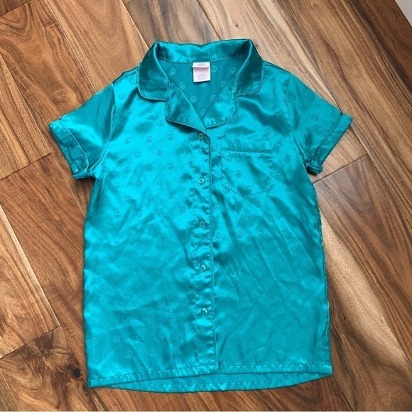 More than Magic Vintage Peace Sign Print Short Button Down Pajama Set XS - Picture 2 of 10